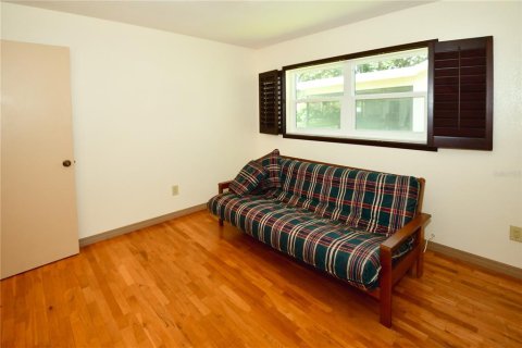 House in Largo, Florida 3 bedrooms, 165.55 sq.m. № 1675842 - photo 24