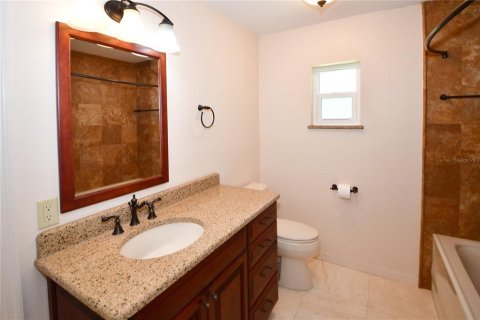 House in Largo, Florida 3 bedrooms, 165.55 sq.m. № 1675842 - photo 18