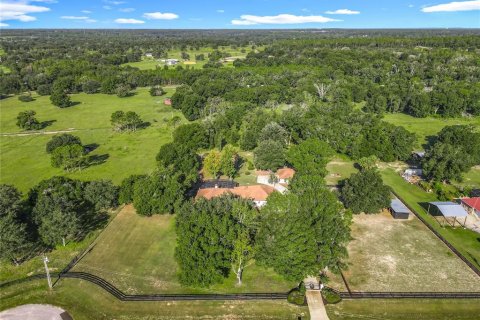 Casa en venta en Eustis, Florida, 4 dormitorios, 349.31 m2 № 1899336 - foto 3