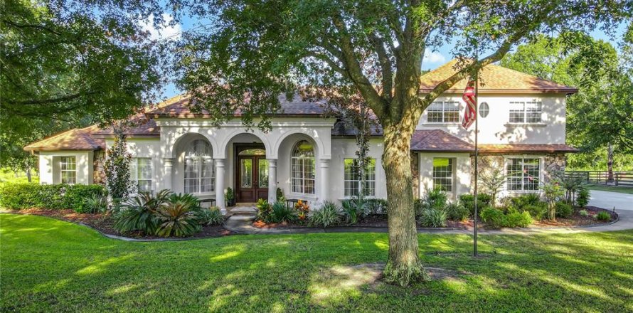 Villa ou maison à Eustis, Floride 4 chambres, 349.31 m2 № 1899336