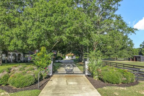 Casa en venta en Eustis, Florida, 4 dormitorios, 349.31 m2 № 1899336 - foto 4
