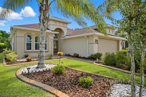 House in Palm Coast, Florida 3 bedrooms, 170.75 sq.m. № 1898626 - photo 1