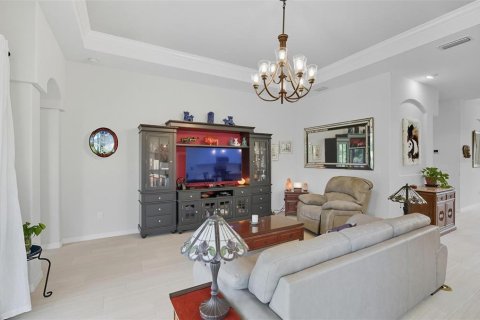 House in Palm Coast, Florida 3 bedrooms, 170.75 sq.m. № 1898626 - photo 9