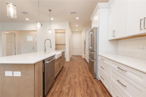 Casa en venta en Oxford, Florida, 4 dormitorios, 203.83 m2 № 2097859 - foto 9
