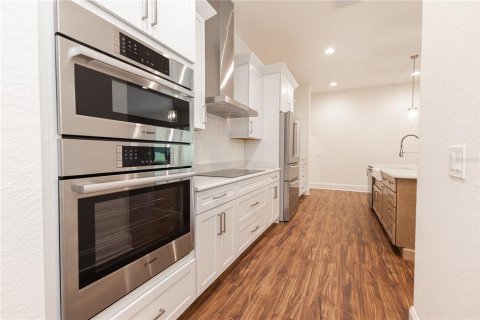 Casa en venta en Oxford, Florida, 4 dormitorios, 203.83 m2 № 2097859 - foto 12