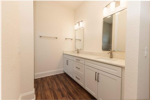 Casa en venta en Oxford, Florida, 4 dormitorios, 203.83 m2 № 2097859 - foto 23