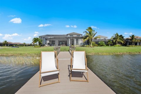 House in Fort Myers, Florida 5 bedrooms, 445.28 sq.m. № 1642558 - photo 5