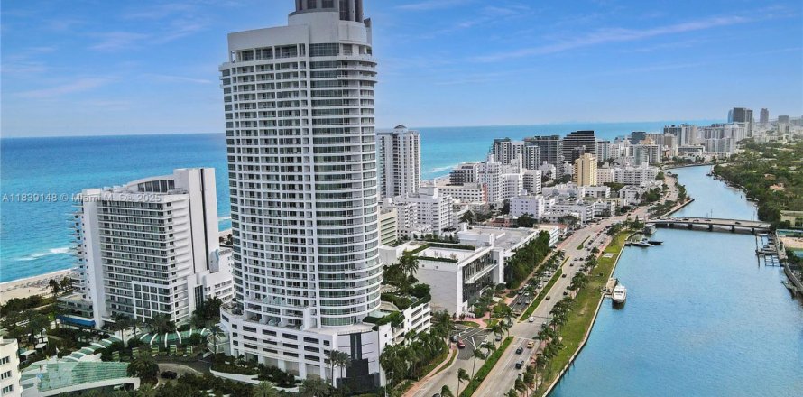 Condominio en Miami Beach, Florida, 1 dormitorio № 1888818
