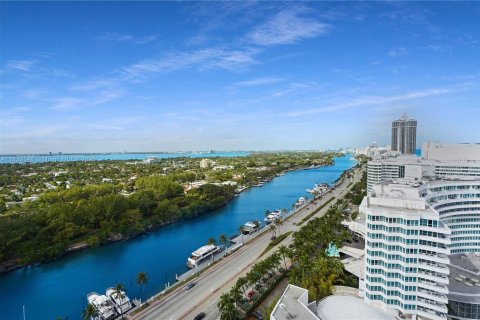 Condo in Miami Beach, Florida, 1 bedroom  № 1888818 - photo 30