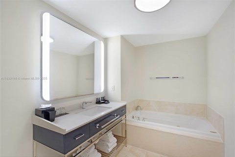Condominio en venta en Miami Beach, Florida, 1 dormitorio, 93.09 m2 № 1888818 - foto 23