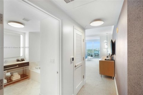 Condominio en venta en Miami Beach, Florida, 1 dormitorio, 93.09 m2 № 1888818 - foto 7