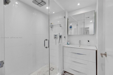 Снять в аренду кондоминиум в Майами-Бич, Флорида 3 спальни, 157.93м2, № 2066952 - фото 26