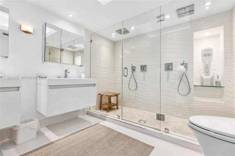 Снять в аренду кондоминиум в Майами-Бич, Флорида 3 спальни, 157.93м2, № 2066952 - фото 18