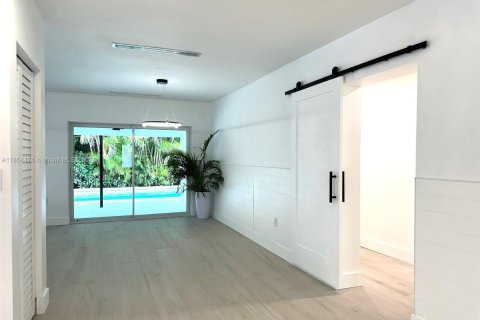Villa ou maison à vendre à Miami, Floride: 4 chambres № 1872686 - photo 15