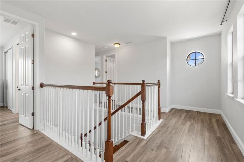 House in Tampa, Florida 4 bedrooms, 278.34 sq.m. № 1885014 - photo 28
