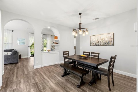 House in Tampa, Florida 4 bedrooms, 278.34 sq.m. № 1885014 - photo 10
