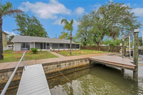 House in Hudson, Florida 3 bedrooms, 150.97 sq.m. № 1912532 - photo 30