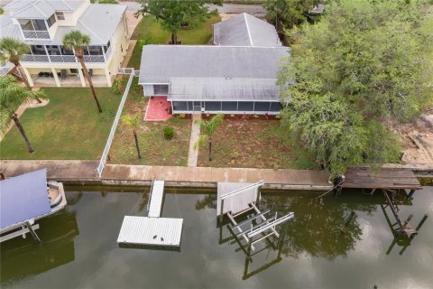 House in Hudson, Florida 3 bedrooms, 150.97 sq.m. № 1912532 - photo 3