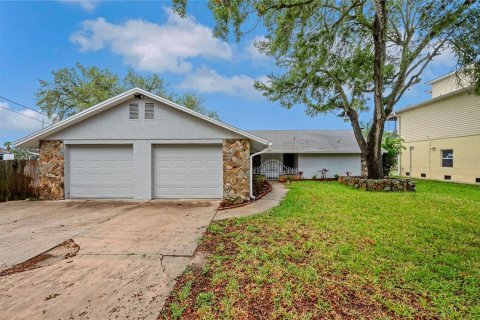 House in Hudson, Florida 3 bedrooms, 150.97 sq.m. № 1912532 - photo 1