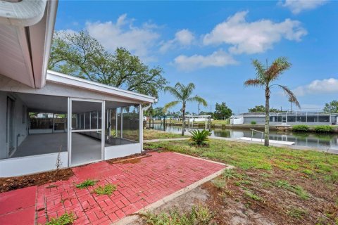 House in Hudson, Florida 3 bedrooms, 150.97 sq.m. № 1912532 - photo 27