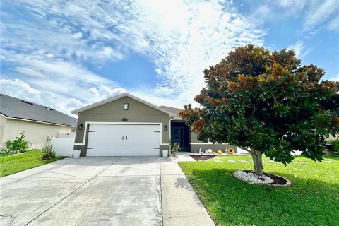 House in Auburndale, Florida 4 bedrooms, 169.64 sq.m. № 2266736