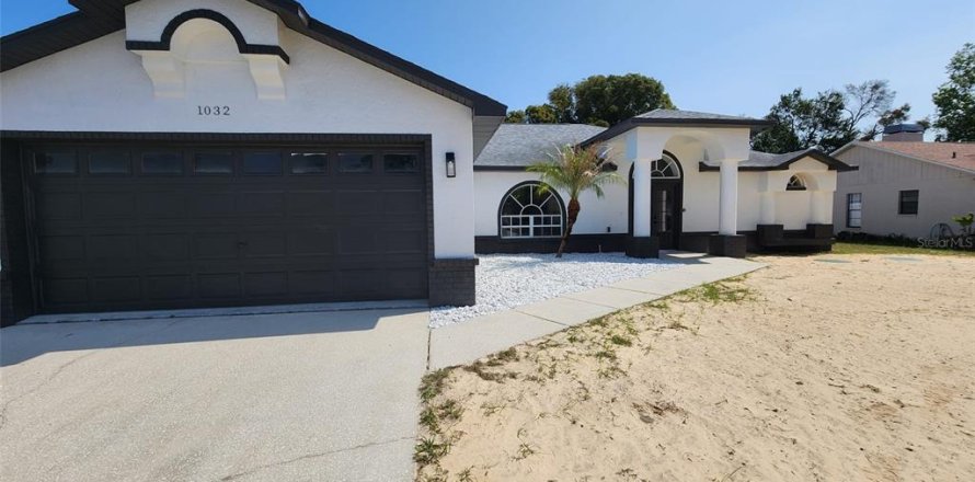 House in Spring Hill, Florida 4 bedrooms, 228.35 sq.m. № 1724027