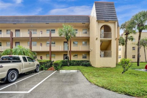 Condominio en venta en Sunrise, Florida, 2 dormitorios, 78.97 m2 № 2048761 - foto 3