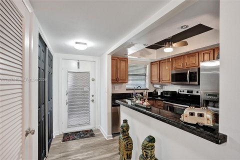 Condominio en venta en Sunrise, Florida, 2 dormitorios, 78.97 m2 № 2048761 - foto 9