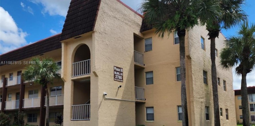 Condominio en Sunrise, Florida, 2 dormitorios  № 2048761