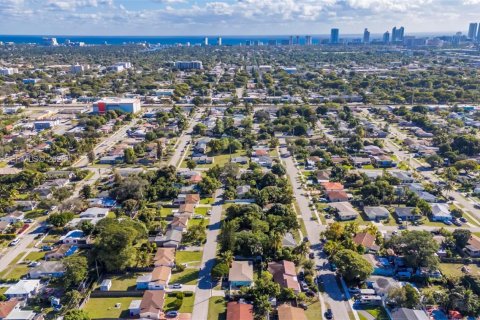 Villa ou maison à vendre à Hollywood, Floride: 2 chambres, 95.32 m2 № 2005388 - photo 30