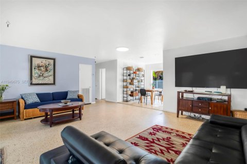 Villa ou maison à vendre à Hollywood, Floride: 2 chambres, 95.32 m2 № 2005388 - photo 14