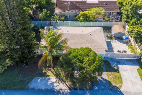 Villa ou maison à vendre à Hollywood, Floride: 2 chambres, 95.32 m2 № 2005388 - photo 27