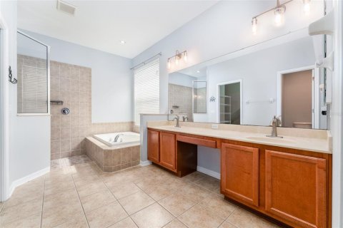 House in Riverview, Florida 3 bedrooms, 241.82 sq.m. № 1910938 - photo 20