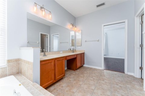 House in Riverview, Florida 3 bedrooms, 241.82 sq.m. № 1910938 - photo 21