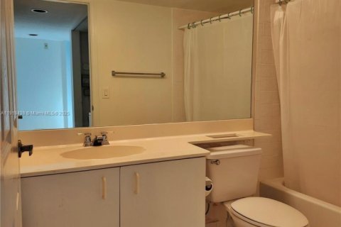 Купить кондоминиум в Тамарак, Флорида 2 спальни, 112.88м2, № 1977008 - фото 9