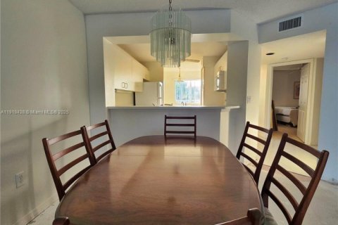 Купить кондоминиум в Тамарак, Флорида 2 спальни, 112.88м2, № 1977008 - фото 5