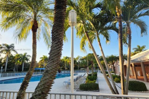 Купить кондоминиум в Тамарак, Флорида 2 спальни, 112.88м2, № 1977008 - фото 14