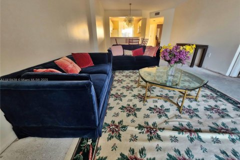 Купить кондоминиум в Тамарак, Флорида 2 спальни, 112.88м2, № 1977008 - фото 6