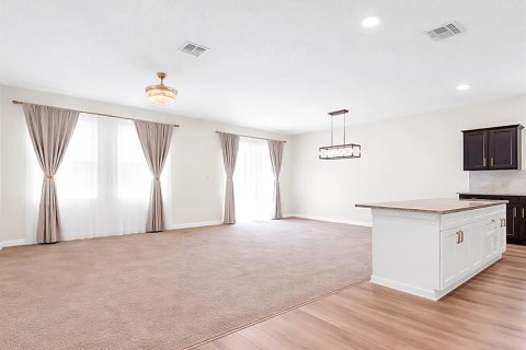 Villa ou maison à vendre à Davenport, Floride: 3 chambres, 151.8 m2 № 2135113 - photo 3