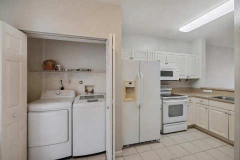 Снять в аренду таунхаус в Ривьера-Бич, Флорида 4 комнаты, 113.99м2, № 2191110 - фото 4
