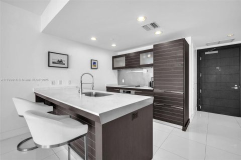 Condominio en venta en Miami, Florida, 1 dormitorio, 76.37 m2 № 1861794 - foto 5