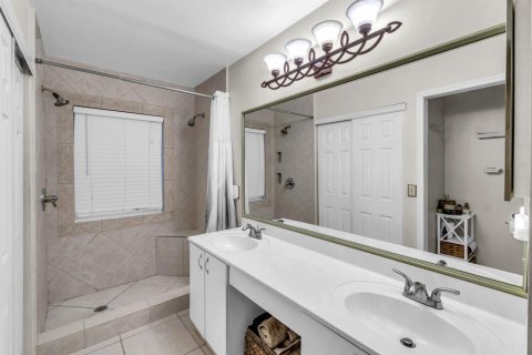House in Miramar, Florida 3 bedrooms, 144.18 sq.m. № 2247791 - photo 10
