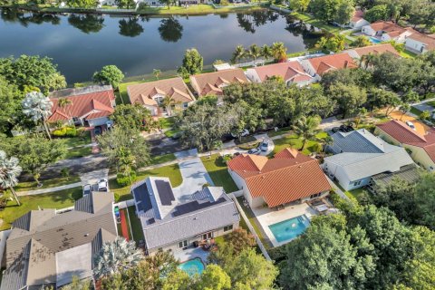 House in Miramar, Florida 3 bedrooms, 144.18 sq.m. № 2247791 - photo 27