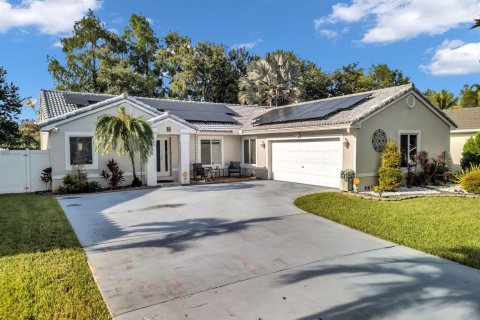 House in Miramar, Florida 3 bedrooms, 144.18 sq.m. № 2247791