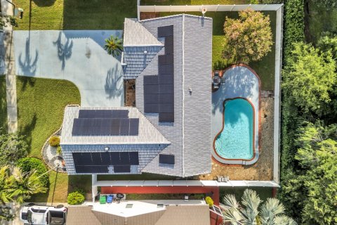 House in Miramar, Florida 3 bedrooms, 144.18 sq.m. № 2247791 - photo 24
