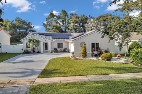House in Miramar, Florida 3 bedrooms, 144.18 sq.m. № 2247791 - photo 2