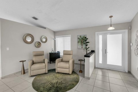 House in Miramar, Florida 3 bedrooms, 144.18 sq.m. № 2247791 - photo 6