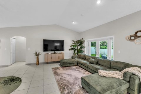 House in Miramar, Florida 3 bedrooms, 144.18 sq.m. № 2247791 - photo 5