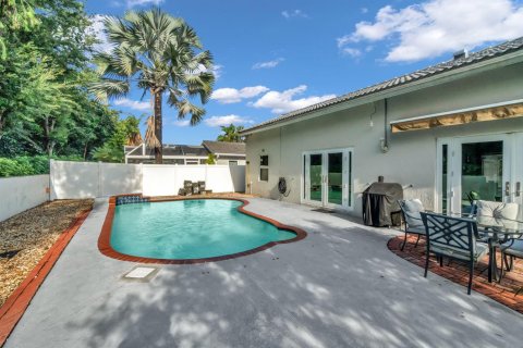 House in Miramar, Florida 3 bedrooms, 144.18 sq.m. № 2247791 - photo 21