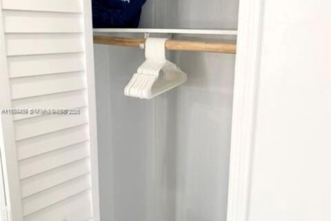 Снять в аренду коммерческую недвижимость в Майами, Флорида 46.45м2, № 2006026 - фото 7